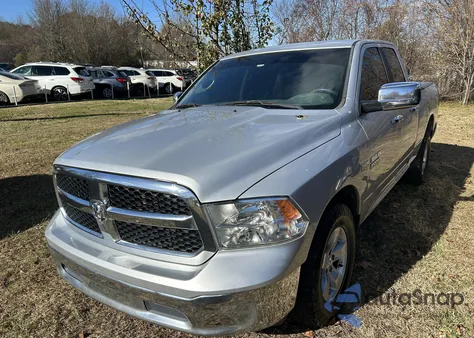 2017 Ram 1500 Slt 4X2 6'4 Box z USA, uszkodzony, nr VIN 1C6RR6GT4HS651171